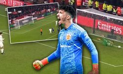 Manchester United turladı: Altay kurtardığı penaltılarla maça damga vurdu!