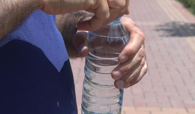Güneşte bırakılan damacana ve pet şişeler insan sağlığını tehdit ediyor