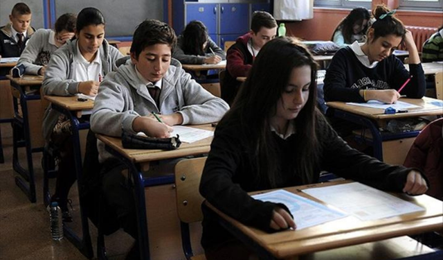 Türkçe ortalaması 70 olmayan öğrencilere kötü haber! Sınıf geçmede yeni düzenleme