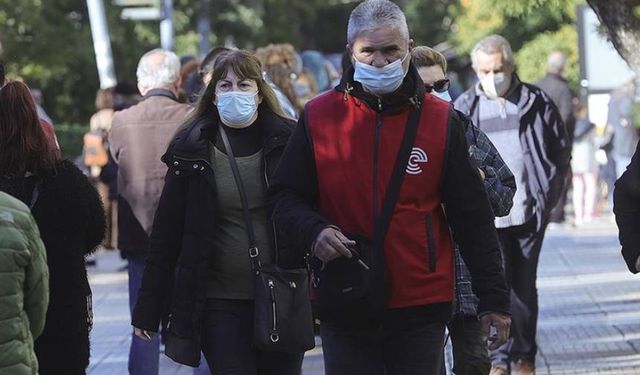 Maskeler geri gelebilir... Uzmanından 'Eris' uyarısı: Yayılımı artacak