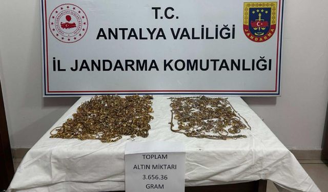 Antalya'da altın kaçakçıları jandarmanın takibine takıldı