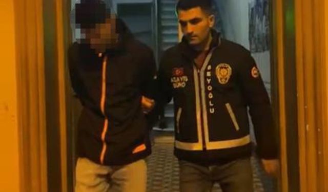 “Sipariş kalemiyle” öldürdü: Beyoğlu’ndaki cinayet anbean kamerada!