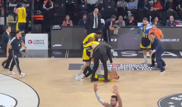 Fenerbahçeli Basketbolcuya yabancı madde isabet etti: Kısmi görme kaybı var!