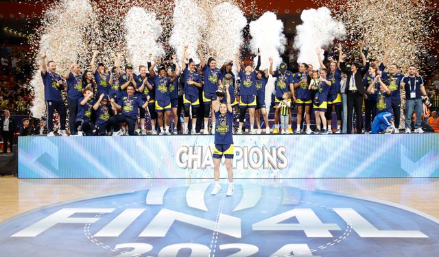 Fenerbahçe Kadın Basketbol Takımı'ndan tarihi başarı! Üst üste EuroLeague şampiyonu