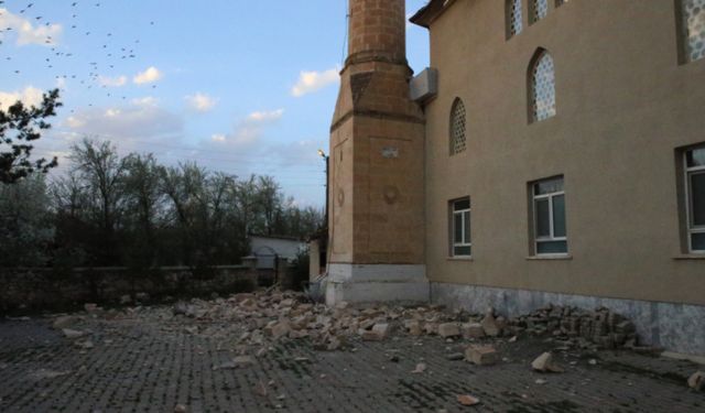 Tokat'ta meydana gelen deprem güvenlik kameralarında