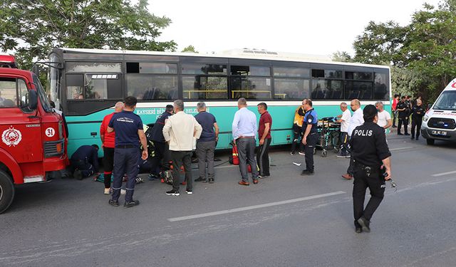 Kayseri'de korkunç kaza! Yolun karşısına geçmeye çalışan anne- oğul otobüsün altında kaldı