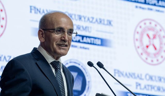 Bakan Şimşek duyurdu: Borsaya vergi düzenlemesi ertelendi