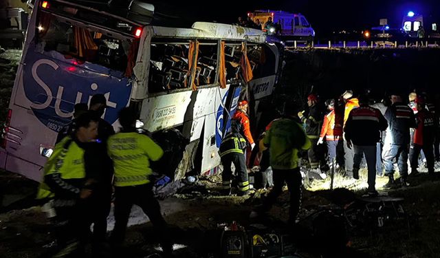 Aksaray'da yolcu otobüsü, şarampole devrildi: Çok sayıda ölü ve yaralı var