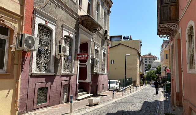 İzmir'de otel odasında iki kardeş ölü bulundu