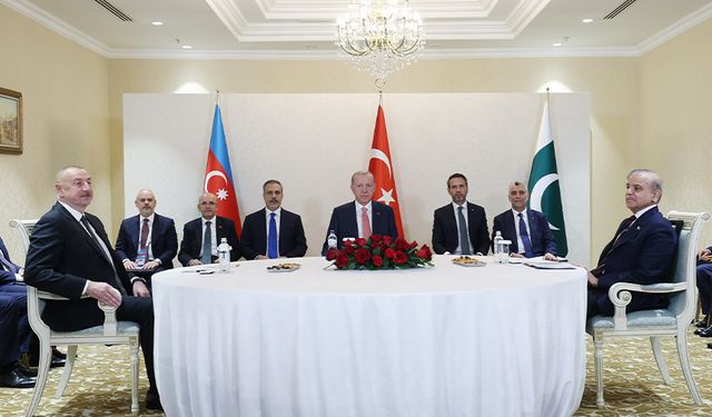 Cumhurbaşkanı Erdoğan, Azerbaycan Cumhurbaşkanı Aliyev ve Pakistan Başbakanı Şerif ile görüştü