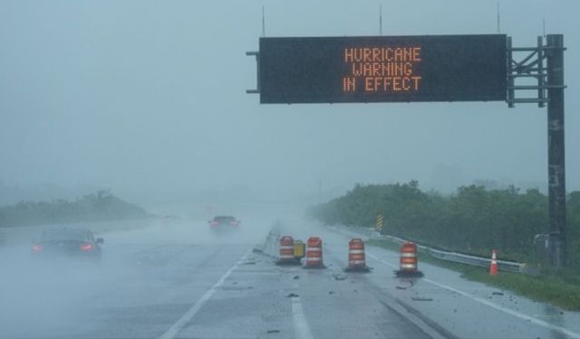 Florida'da OHAL ilan edildi! Korkunç kasırga ülkeyi sardı! Kasırga için tarih verildi