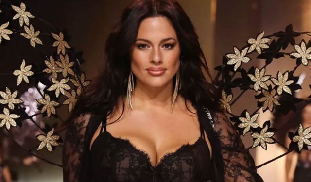 Victoria’s Secret defilesinde büyük beden modeli Ashley Graham podyumu salladı!