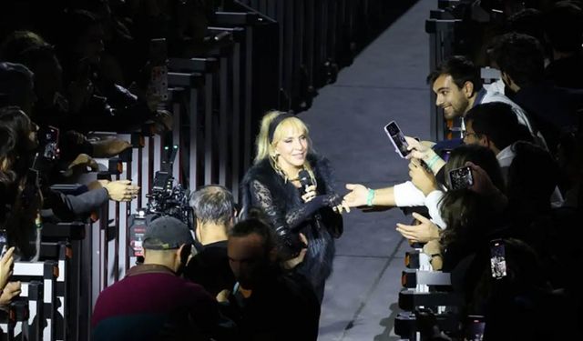 Sertab Erener için 'Saygı1'de efsane performanslar: Gözyaşlarını tutamadı…