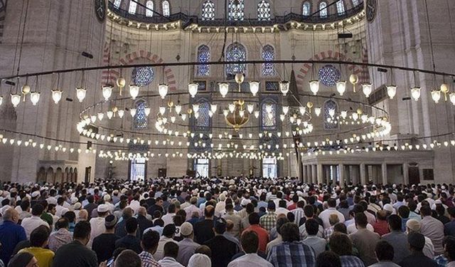 Hz. Muhammed’in Berat gecesi hadisleri | Peygamber Efendimiz Berat Kandili'nde ne yapardı ve nasıl dua ederdi?