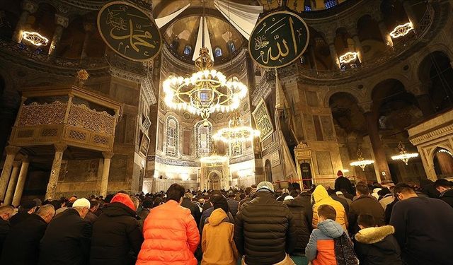 Berat Kandili anlam ve önemi | Berat Kandili’nde ne oluyor, faziletleri nelerdir?