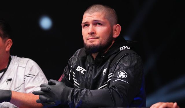 UFC Şampiyonu Nurmagomedov’u uçaktan indirdiler: Başından beri çok kabaydı!