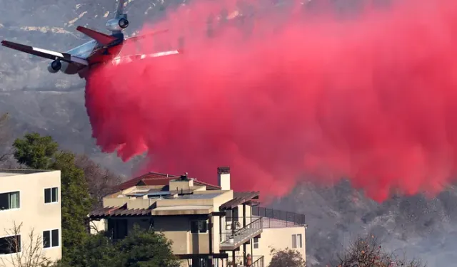 Kaliforniya’da yangınları söndüren pembe tozun sırrı ne?