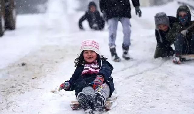 Kar tatili olan iller ve ilçeler listesi 20-21 ŞUBAT 2025 | Yarın okullar tatil mi, hangi illerde?