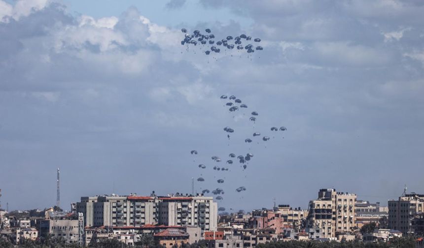 ABD Gazze'ye havadan yardım bıraktı