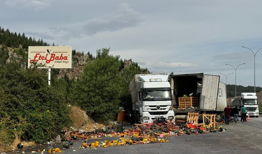 Afyonkarahisar'da yolcu otobüsü ile tır çarpıştı