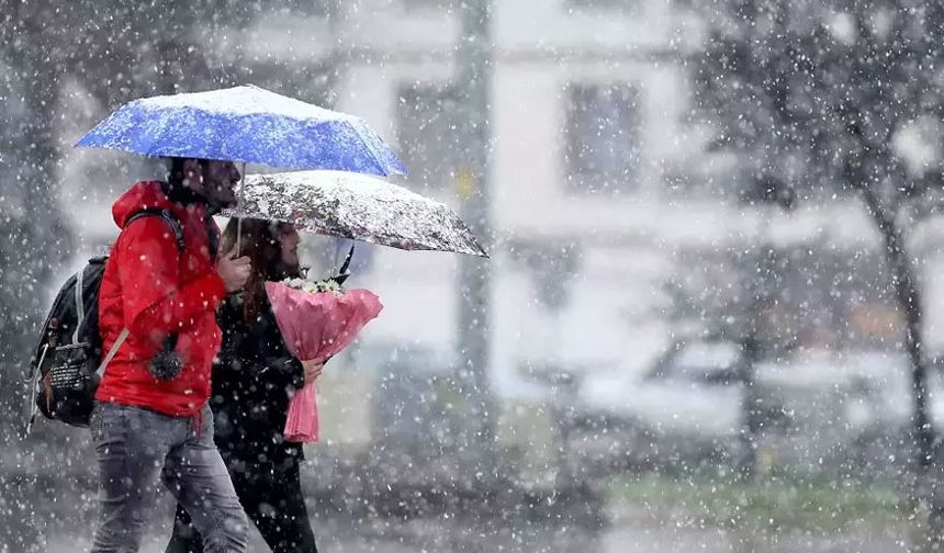 İstanbul'a kar yağacak mı, ne zaman yağacak? AKOM ve MGM’den hava durumu uyarısı!