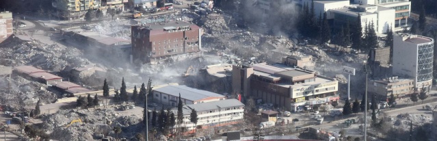 Pazarcık ve Elbistan merkezli 2 büyük deprem aralarında Kahramanmaraş&#039;ın da olduğu 10 ilde büyük yıkıma yol açtı.