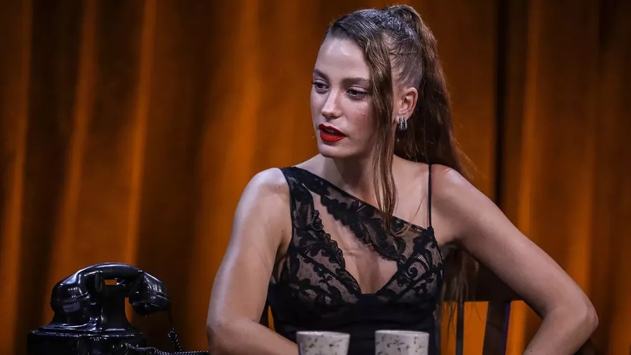 Serenay_Sarıkaya_4