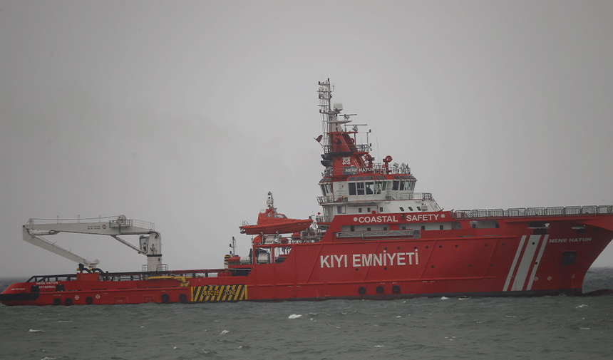 Marmara Denizi'nde batan geminin enkazında 1 kişinin cansız bedenine ulaşıldı