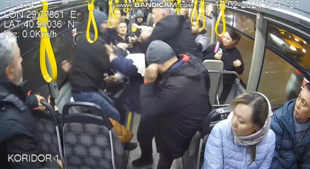 Otobüste Yer Isteyen Kadın Yumruklu Saldırıya Ugradı 20Subat2024 1