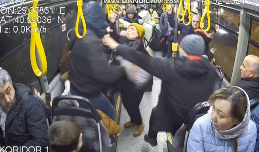 Otobüste yer isteyen kadın yumruklu saldırıya uğradı! O anlar kameralara yansıdı