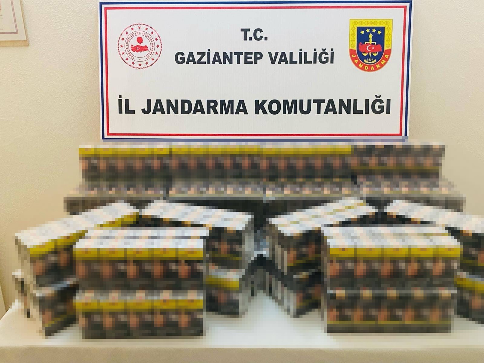 Gaziantep Jandarma Kacak Cay Ve Sigara 14042024 Iha (1)