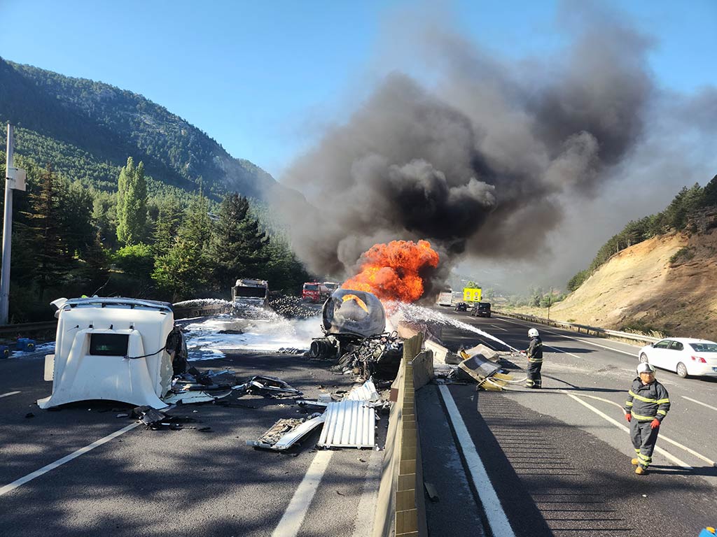 Adana Tanker Ve Karpuz Tir Carpisti 19062024 Aa 7