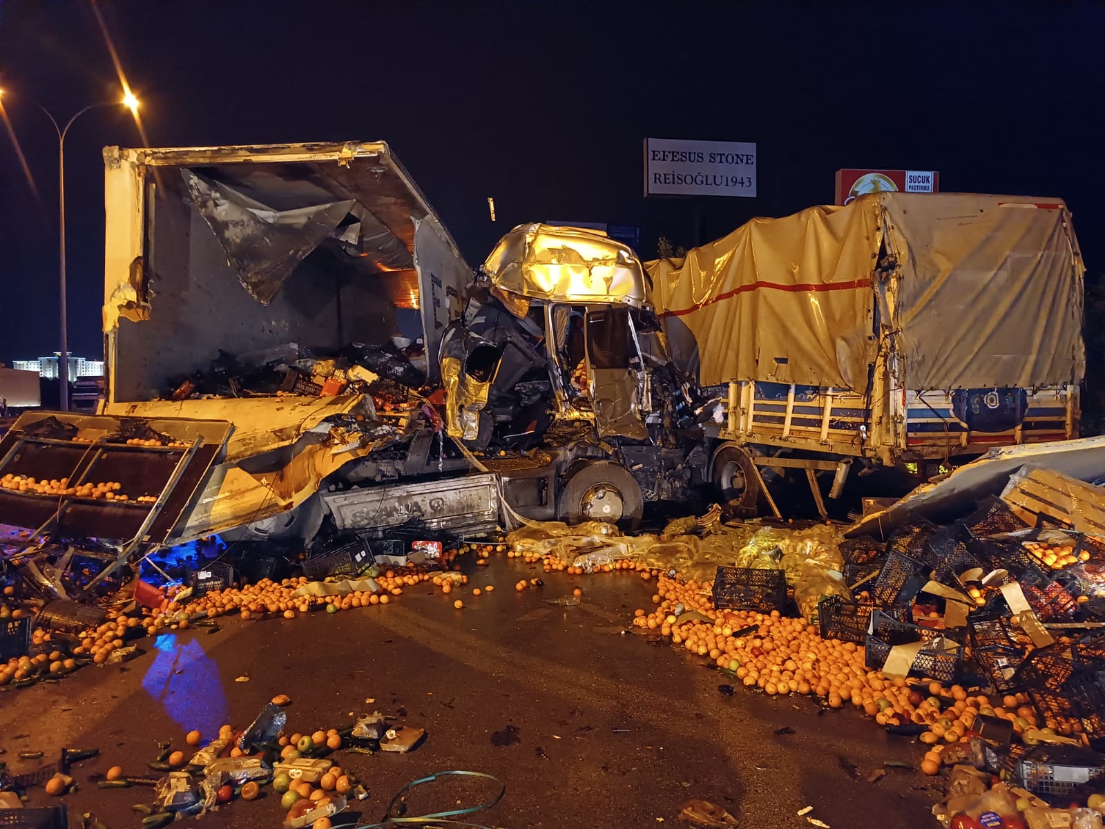 Afyonkarahisar Yolcu Otobusu Ile Tir Carpisti 29062024 Aa3