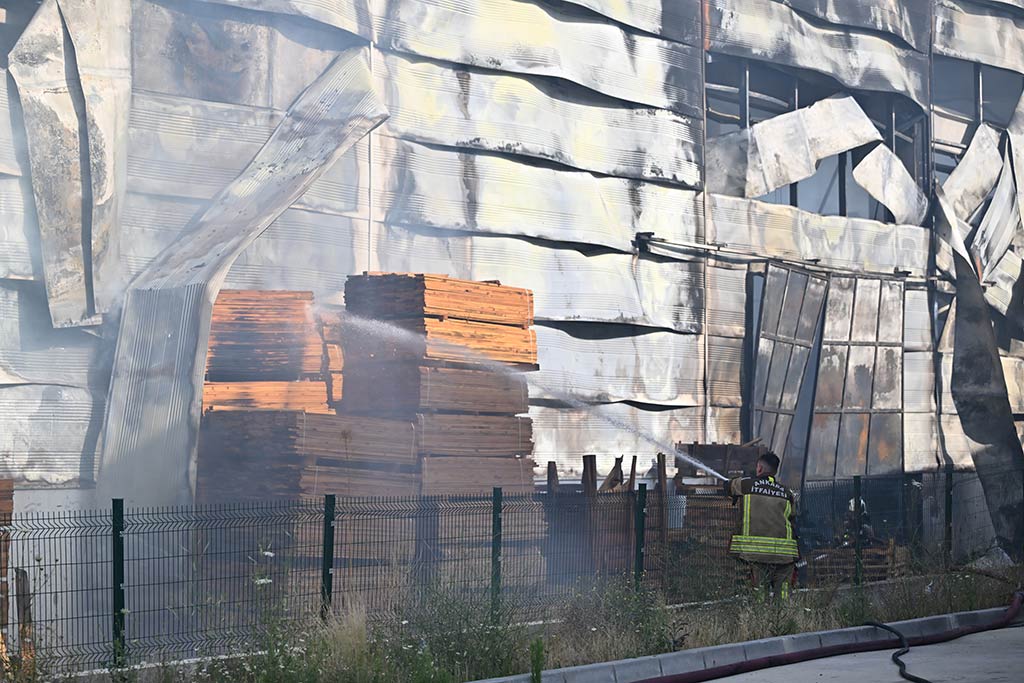 Ankara Palet Fabrikasi Yangini 23062024 Aa (3)