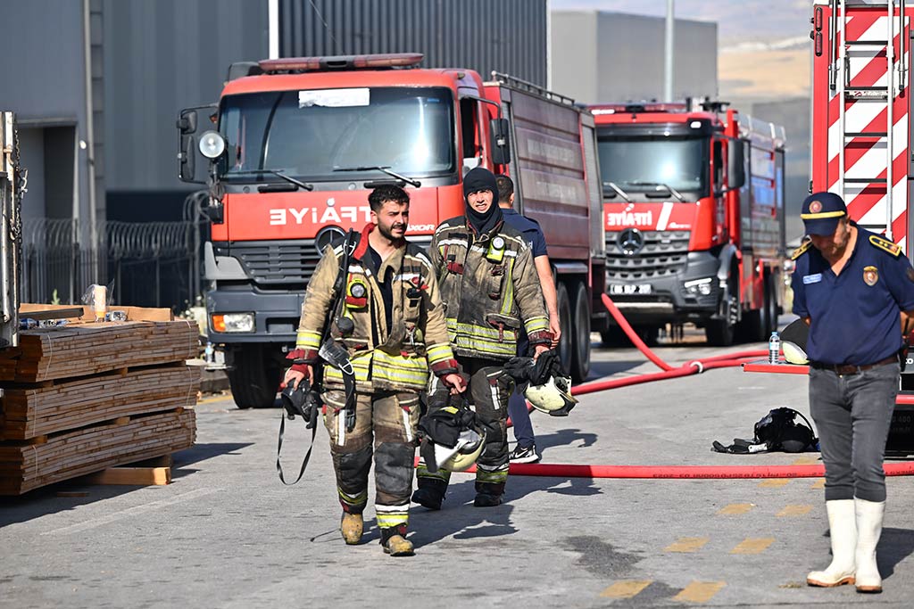 Ankara Palet Fabrikasi Yangini 23062024 Aa (4)