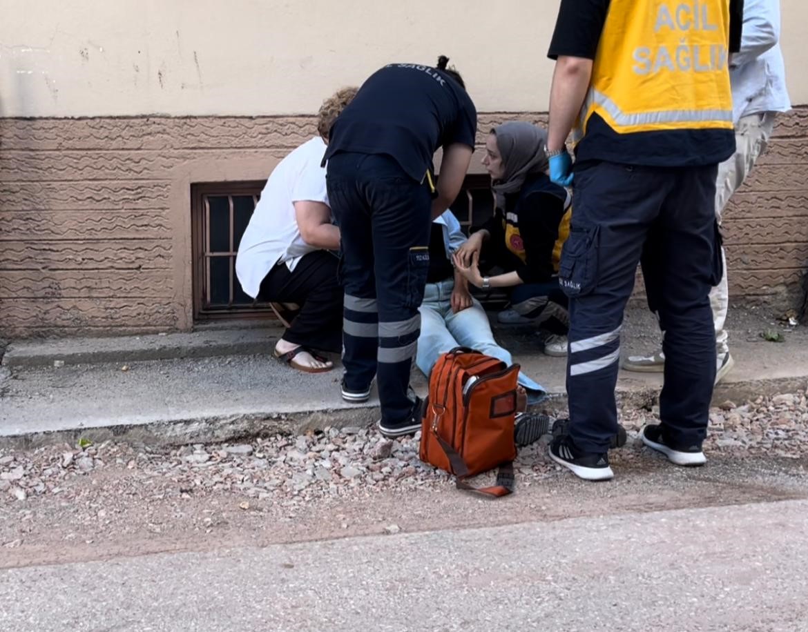 Bursa Bayram Temizligi Camdan Dustu 15062024 Iha5