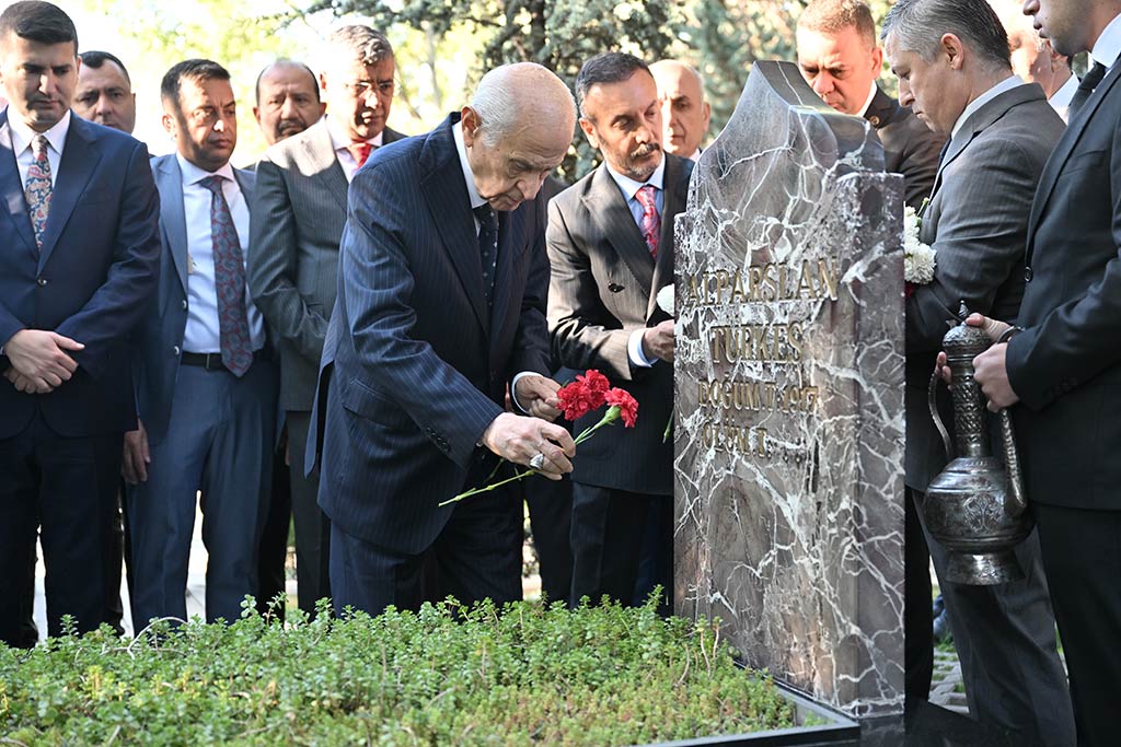 Devlet Bahceli Alparslan Turkes Mezarligi 16062024 Aa (3)