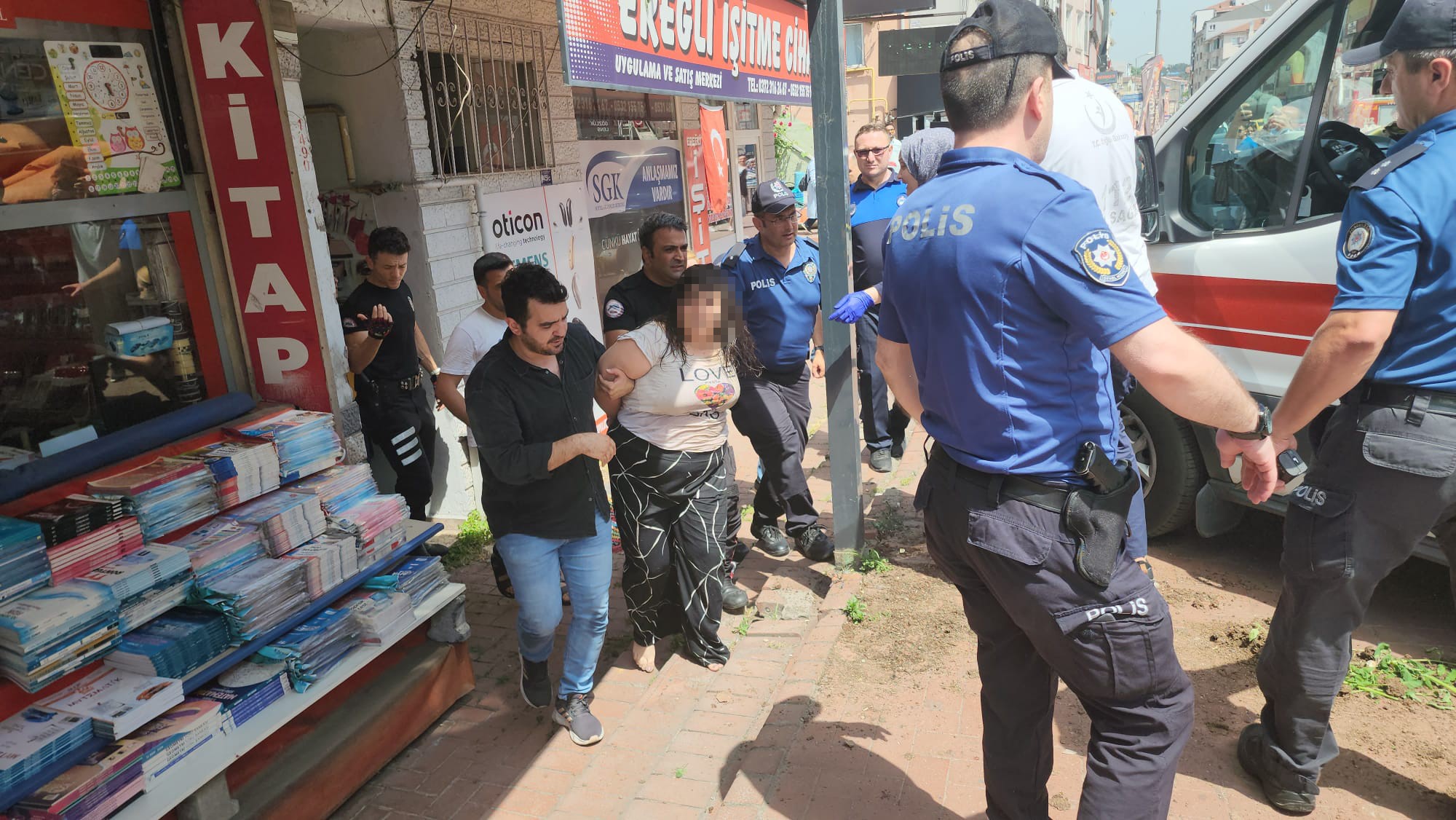 Zonguldak 13 Yasindaki Kiz Annesini Rehin Aldi Darp 12062024 Iha7